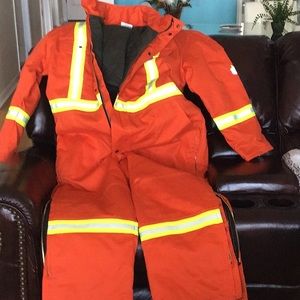 BRAND NEW WITHOUT TAGS Coveralls-Firewall insulated high visibility XL
